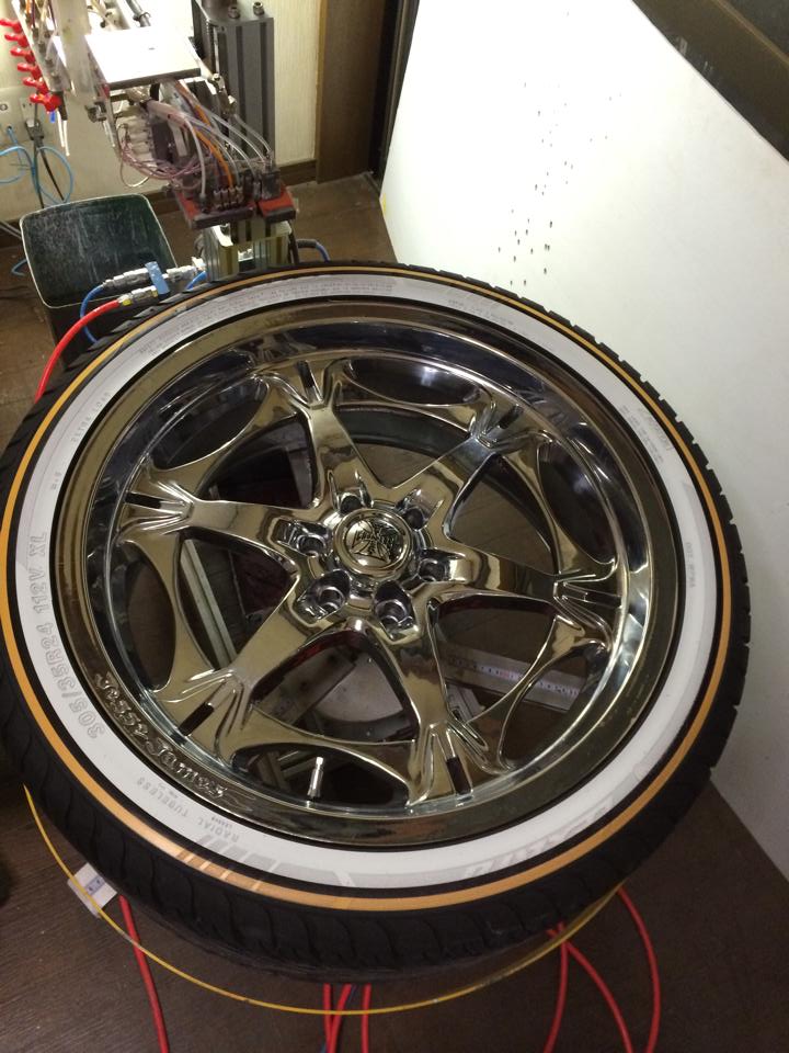 ヴォーグ風　タイヤプリント　扁平タイヤ