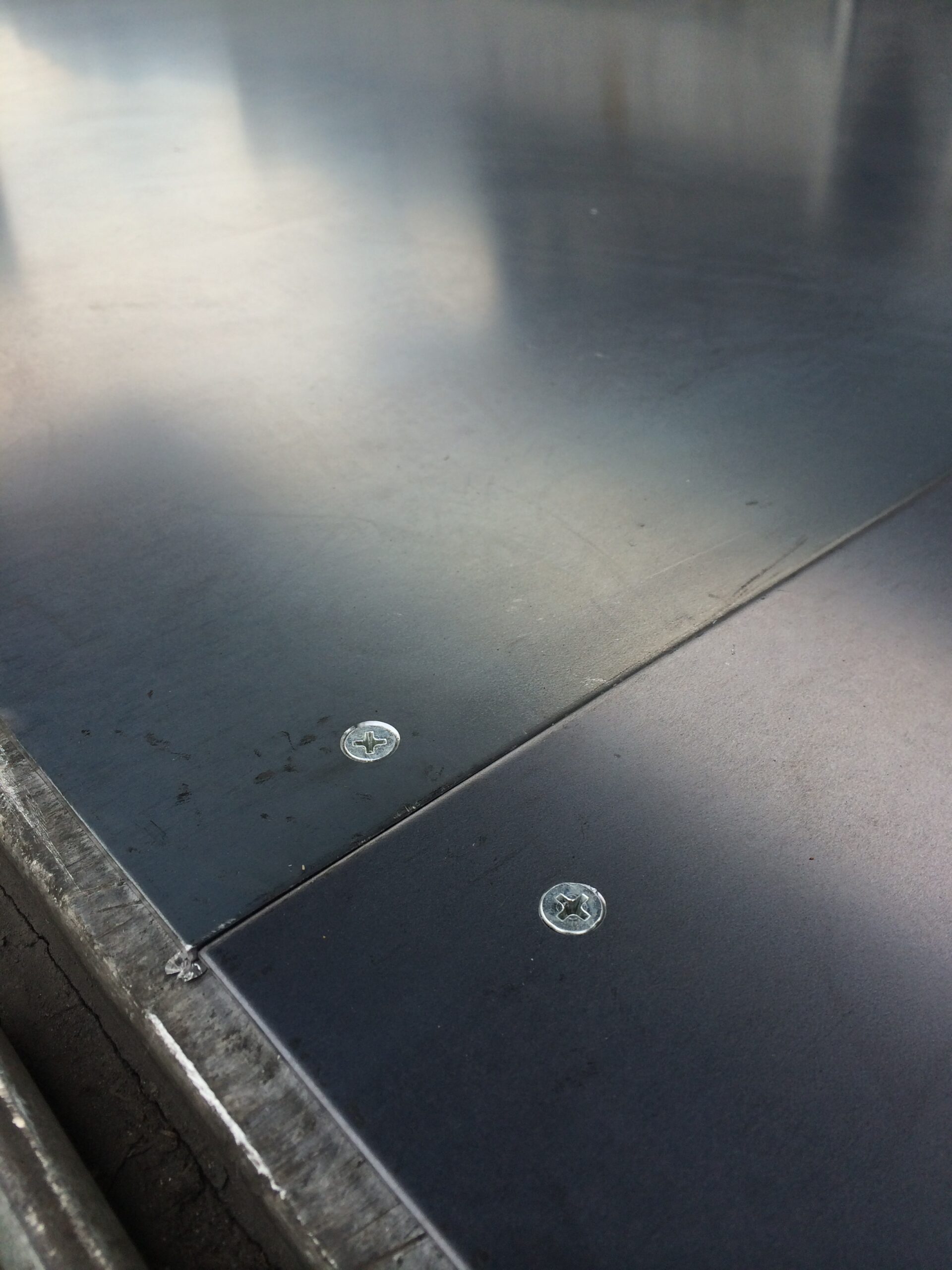 【トラックの荷台床修理】について