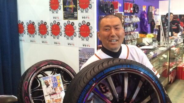 リトル清原さん　オートサロン2014　タイヤプリント